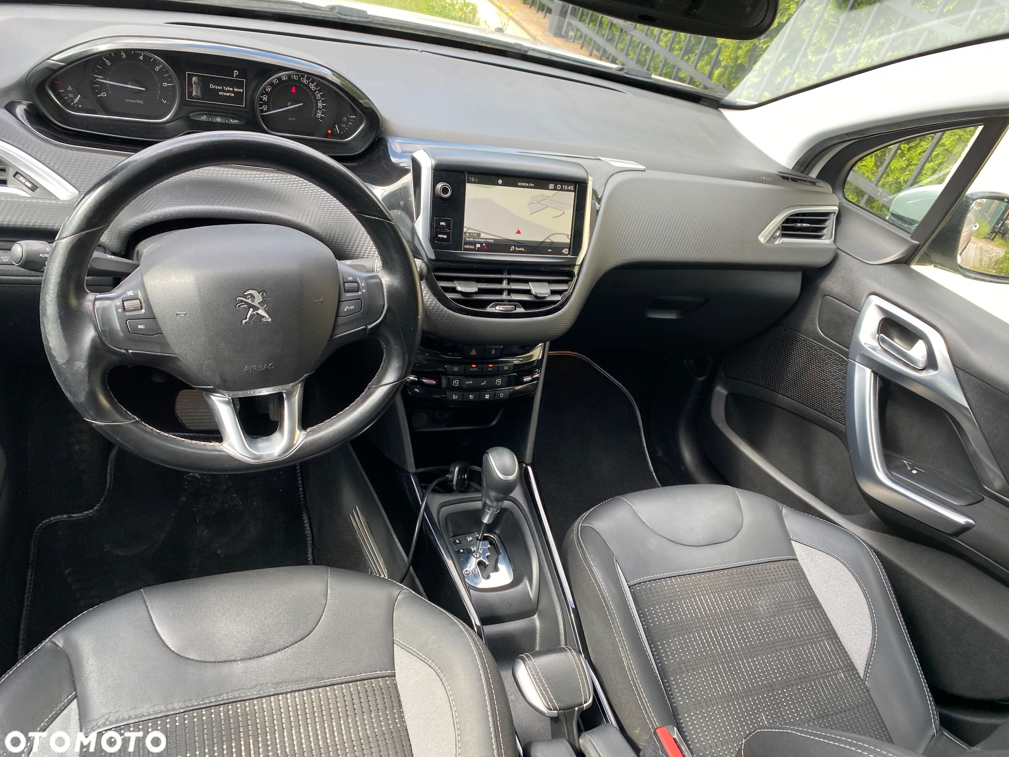 Peugeot 2008 1.2 Pure Tech Active S&S EAT6 - 7