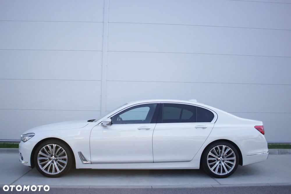 BMW Seria 7 2017 photo 2