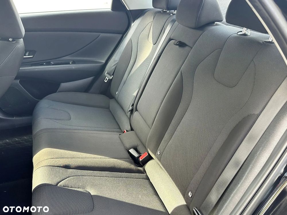 Hyundai Elantra 1.6 Modern CVT - 28