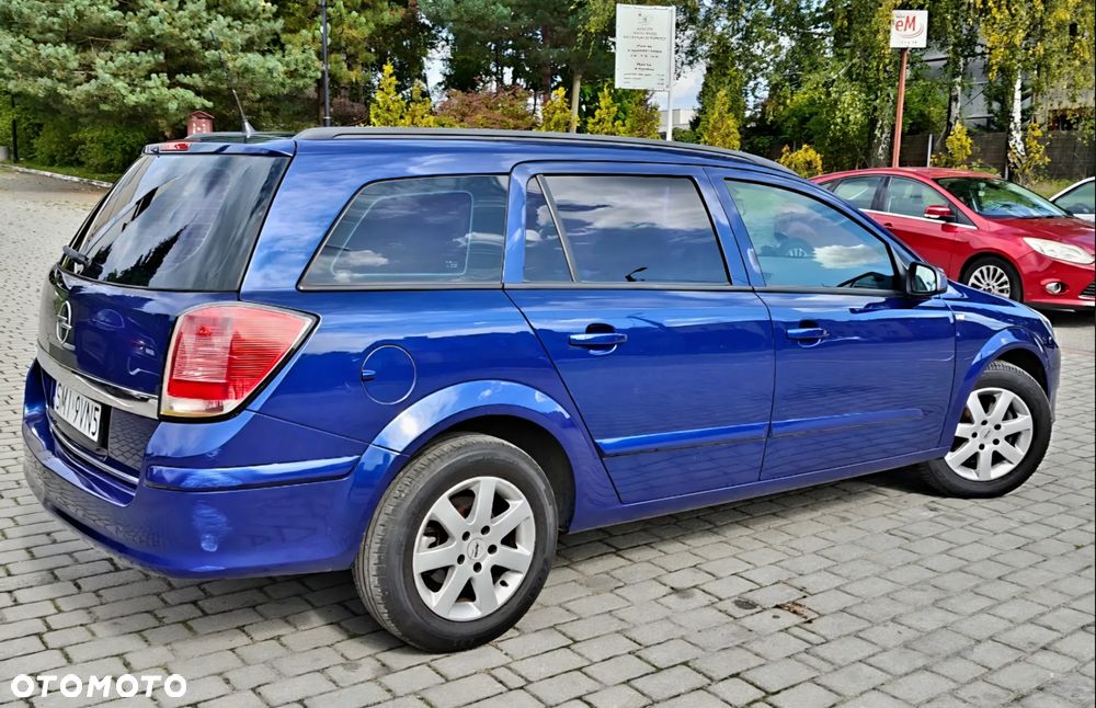 Opel Astra 1.4 Caravan Cosmo - 23