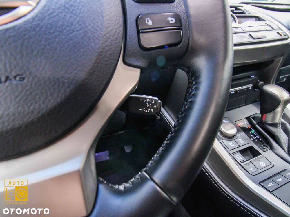 Lexus NX 300h Prestige AWD - 25