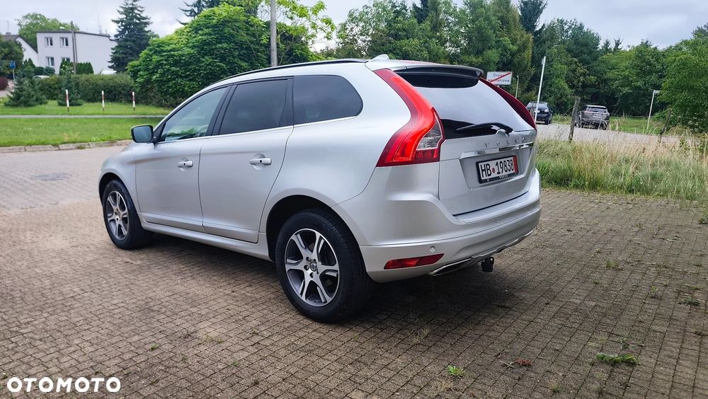 Volvo XC 60 D5 AWD Momentum - 3
