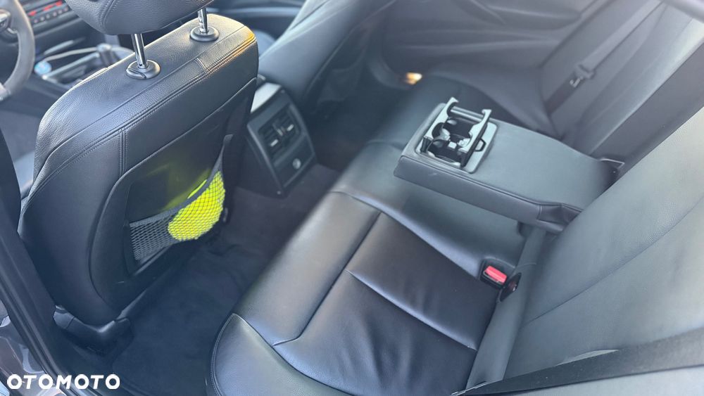 BMW Seria 3 335i M Sport - 14