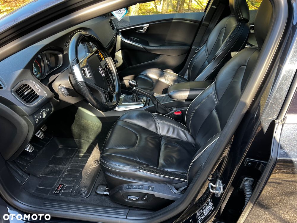 Volvo V40 D4 Drive-E R-Design Summum - 10