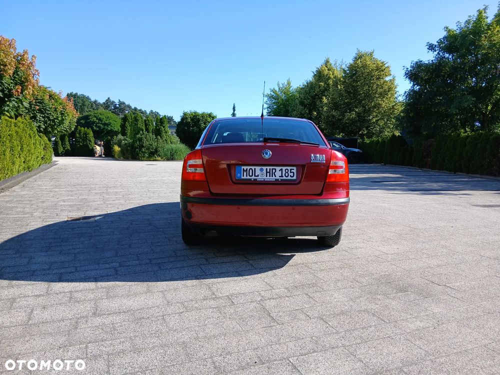 Skoda Octavia 1.6 Ambiente - 3