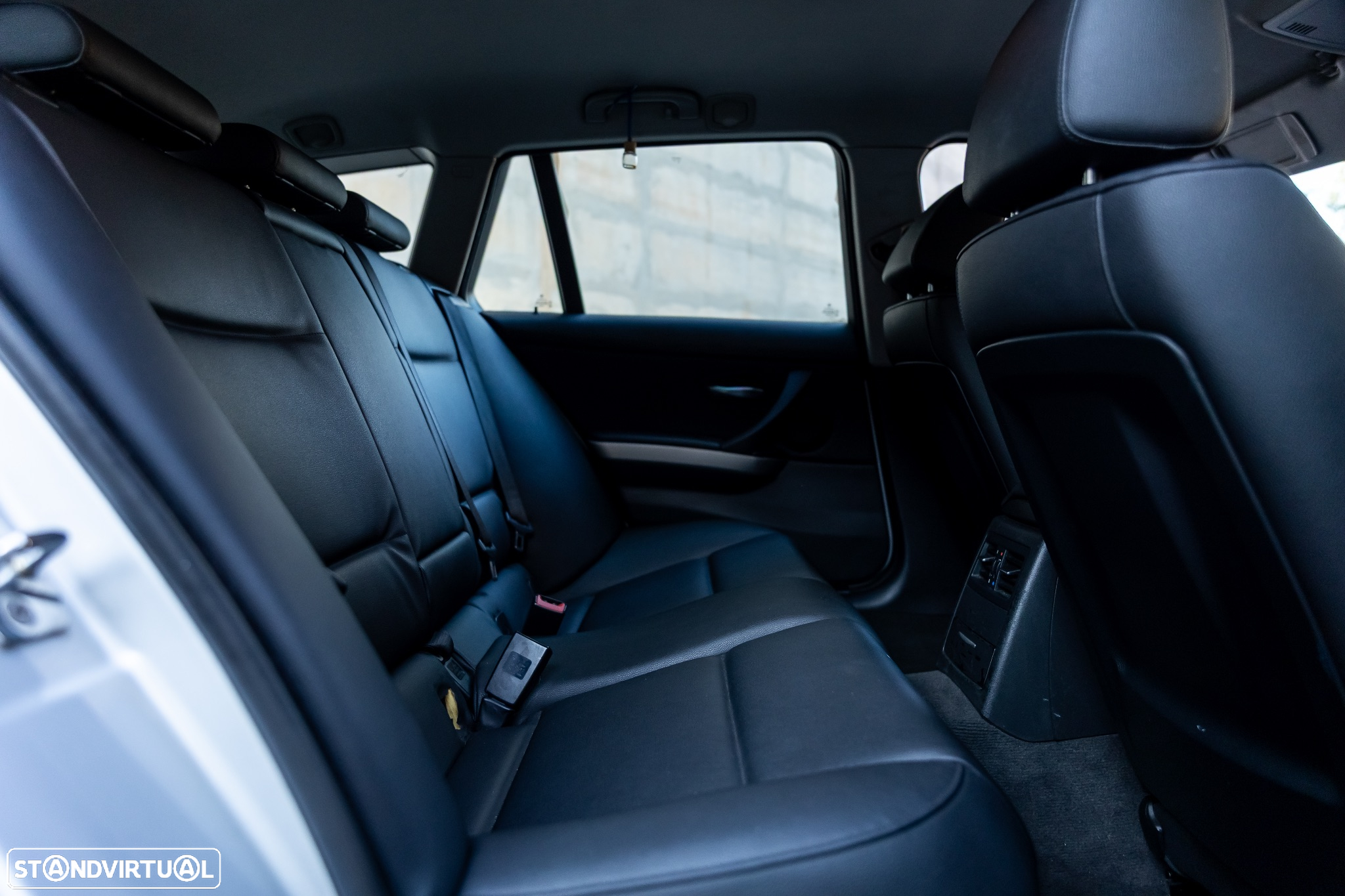 BMW 320 d Touring Navigation Sport - 14