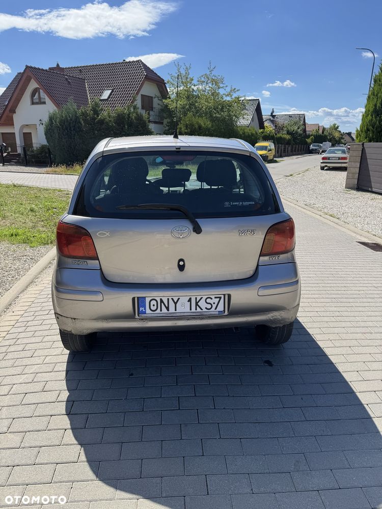 Toyota Yaris - 4
