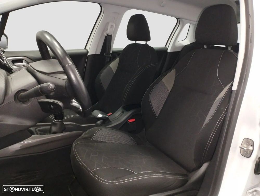 Peugeot 2008 - 6
