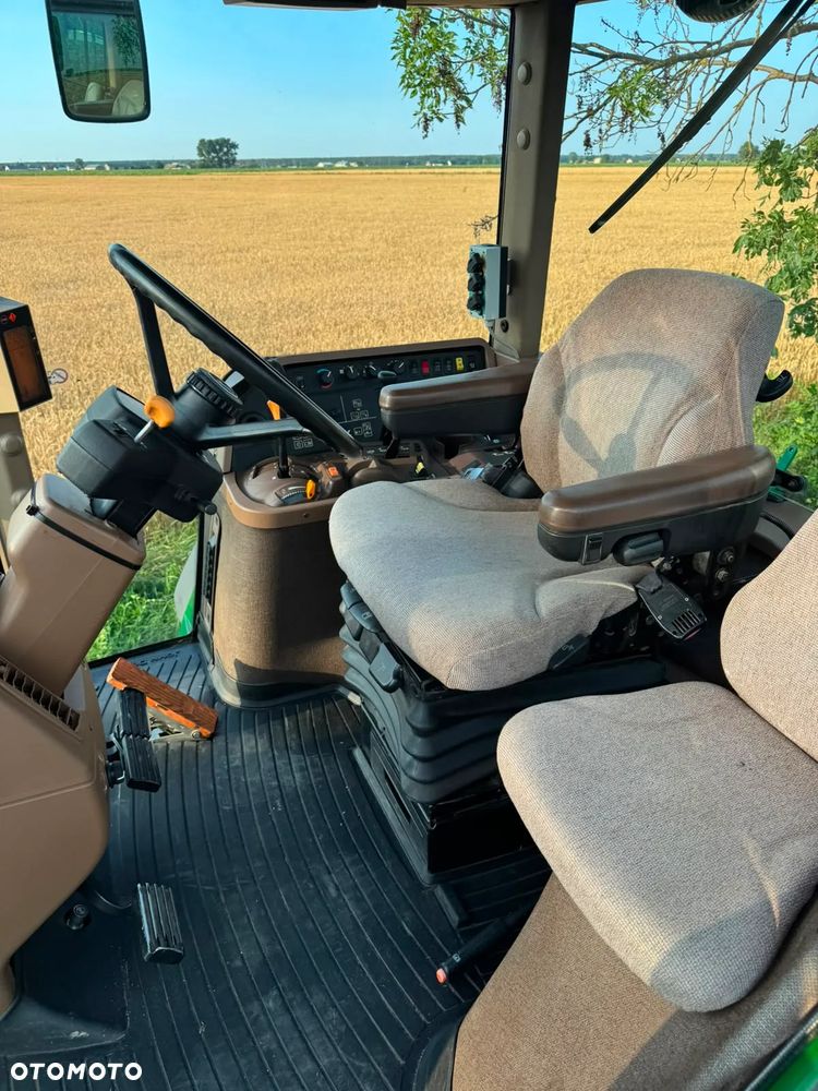 John Deere 7820 - 10