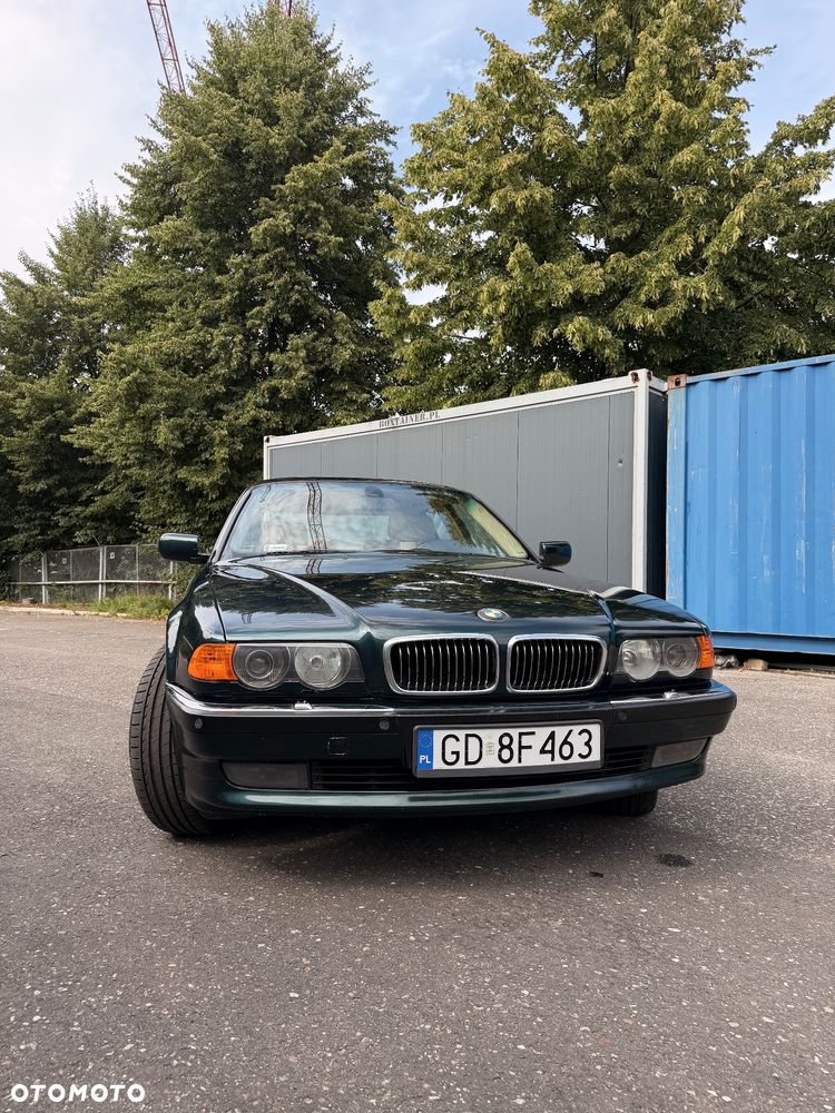BMW Seria 7 740i - 11