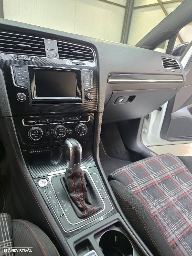 VW Golf 2.0 TSi GTi DSG Performance - 3