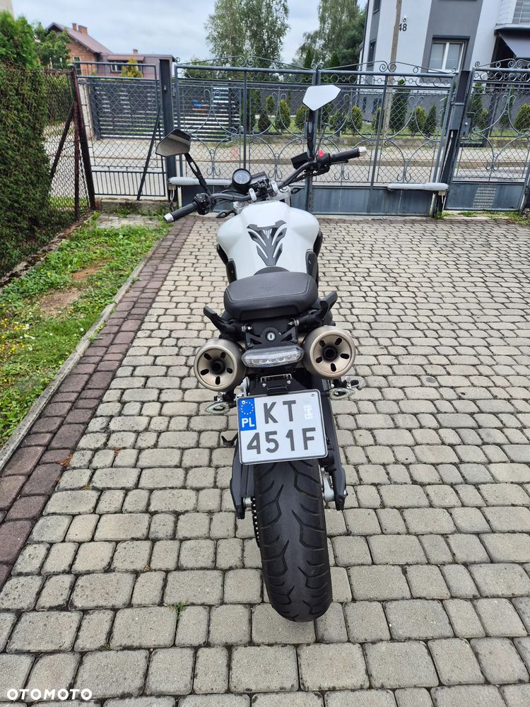 Yamaha MT - 7