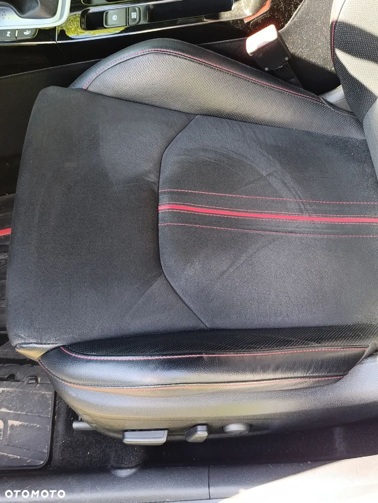 Kia ProCeed 1.6 T-GDI GT DCT - 18