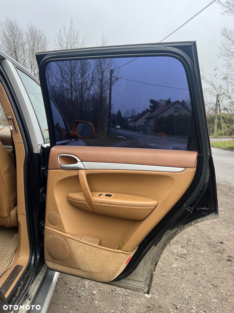 Porsche Cayenne - 28