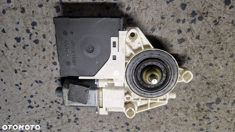 AUDI A3 8P SILNICZEK SZYBY PRAWY PRZÓD 8P0959802H - 2