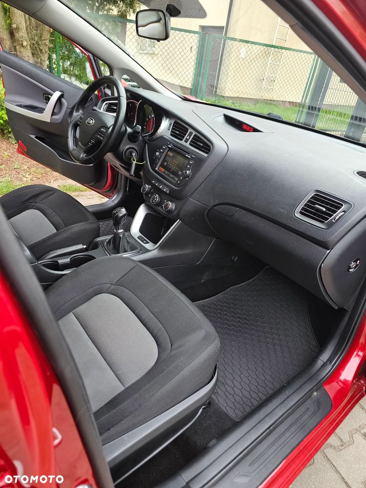 Kia Ceed 1.4 CVVT ISG Dream Team Edition - 12