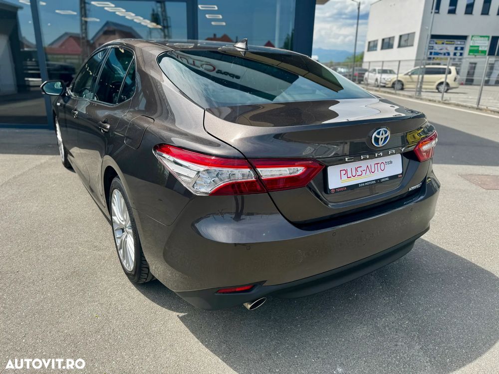 Toyota Camry 2.5 Exclusive - 10