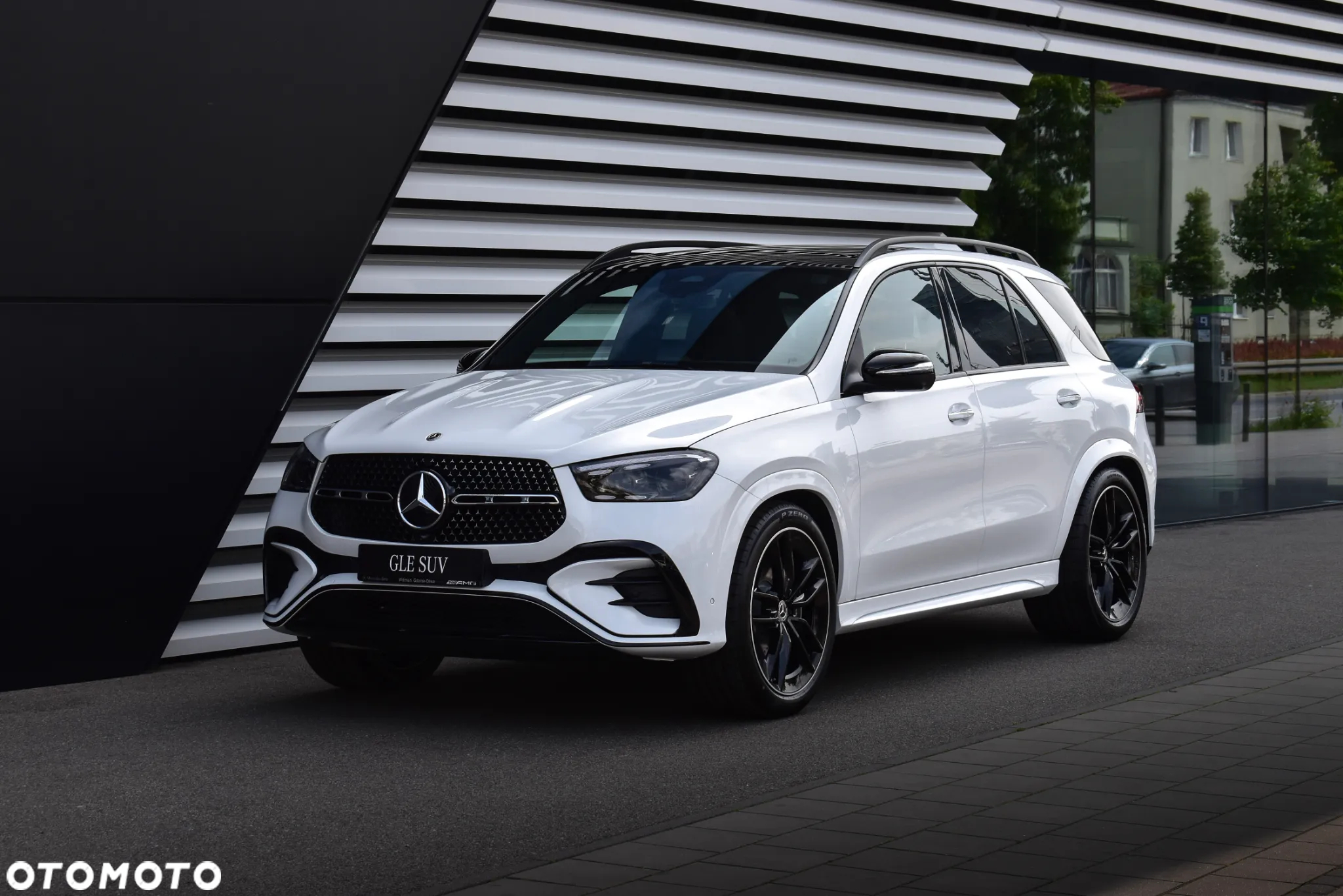 Mercedes-Benz GLE 300 d 4Matic 9G-TRONIC AMG Line Advanced Plus - 4