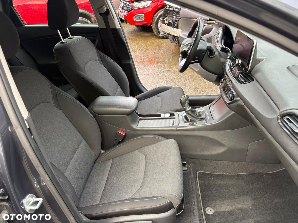 Hyundai i30 1.0 T-GDI 48V-Hybrid Intro - 15