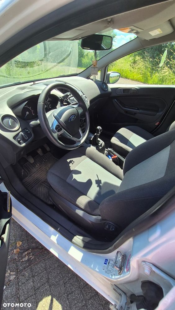 Ford Fiesta - 12