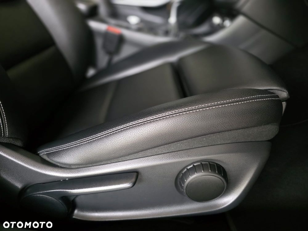 Mercedes-Benz CLA 200 - 16