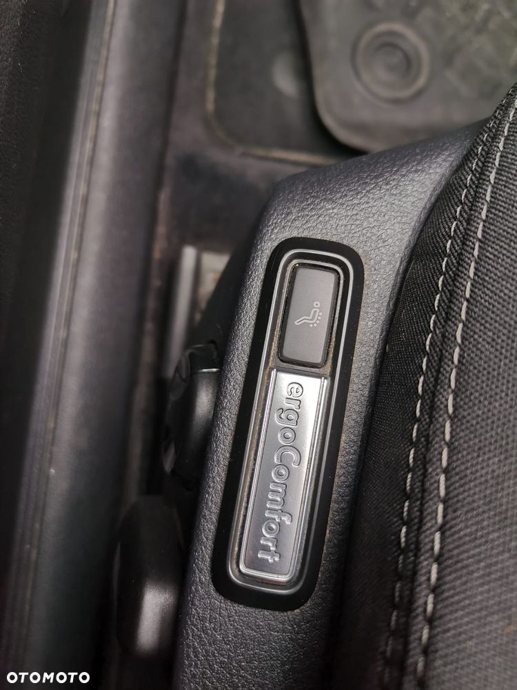 Volkswagen Passat - 15