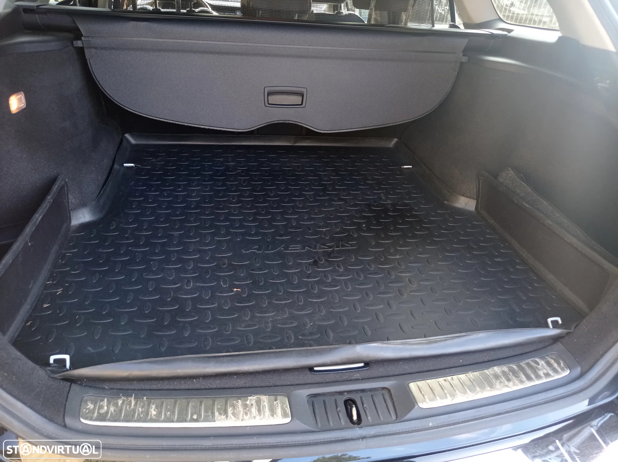 Toyota Avensis Touring Sports 1.6 D-4D Luxury+GPS - 17