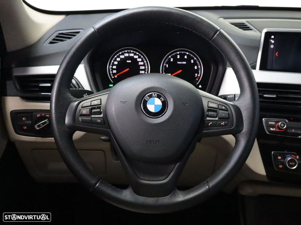 BMW X1 25 e xDrive - 12