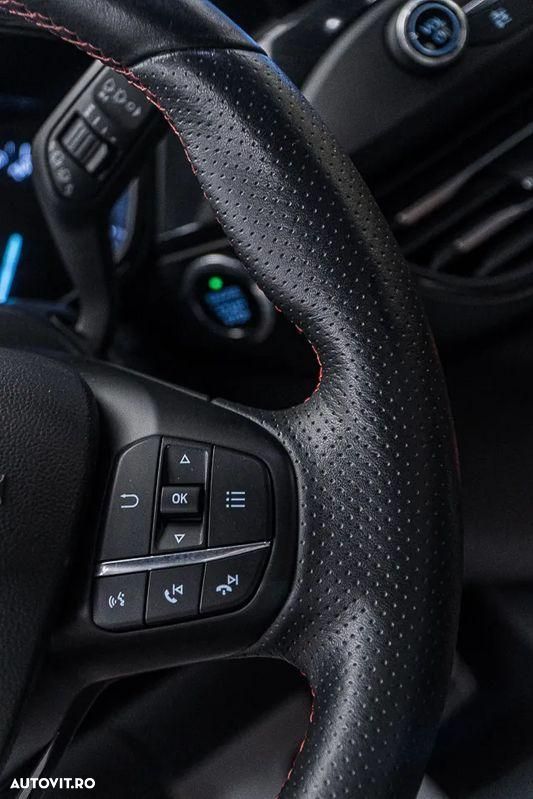 Ford Focus 1.0 EcoBoost 6MT MHEV ST-Line X - 28