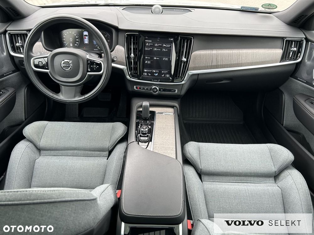 Volvo V90 Cross Country - 34