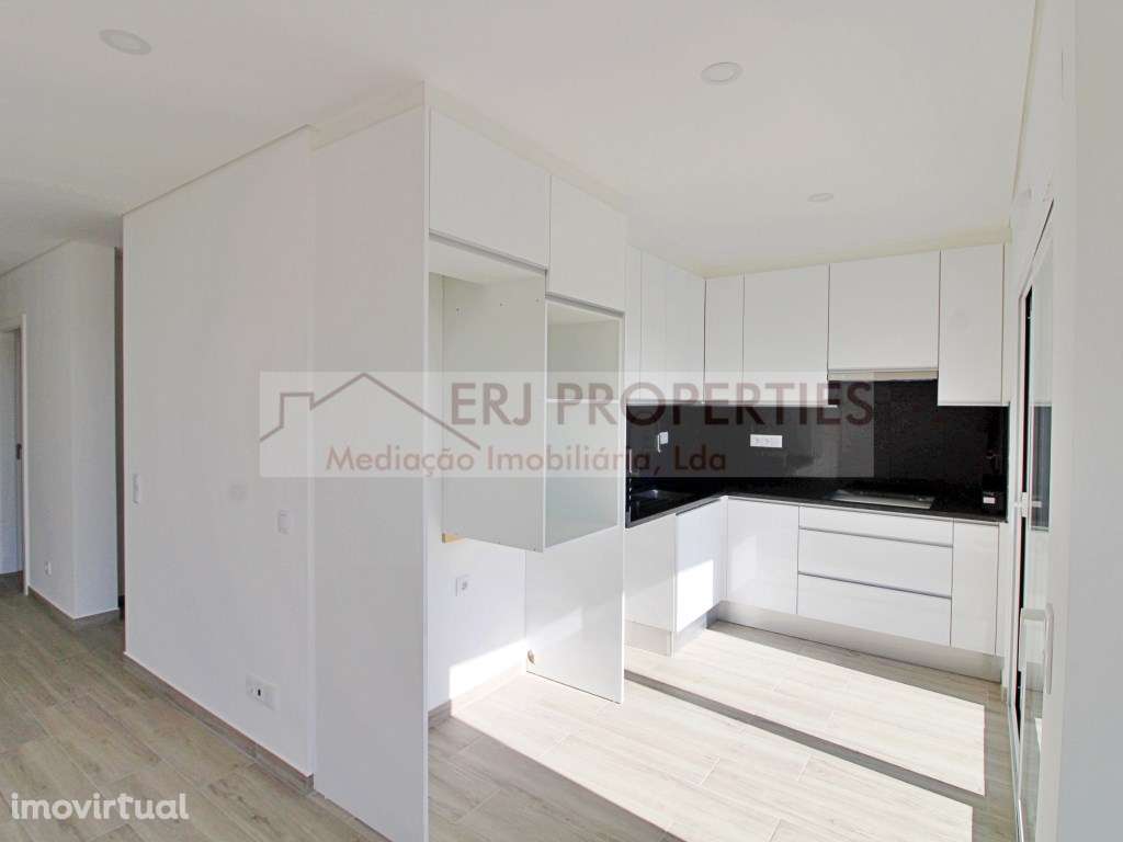 Apartamento T1 + 1 Novo a 2Km da Praia de Altura - Grande imagem: 5/23