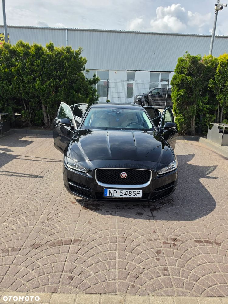 Jaguar XE 2.0 D Prestige - 13