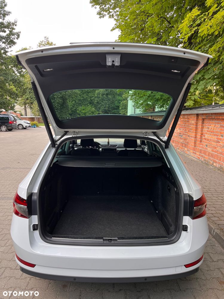 Skoda Superb 2.0 TDI SCR Ambition DSG - 10