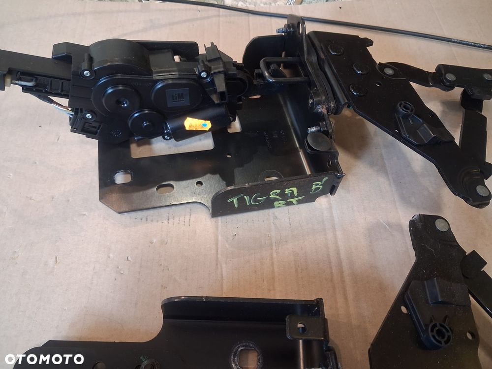 Mechanizm elektryczny otwierania dachu OPEL TIGRA B cabrio prawy lewy  OE - 4