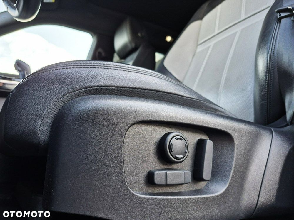 Land Rover Range Rover Evoque - 36