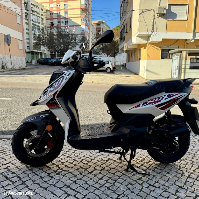 Sym FIDDLE CROX 50 - 2