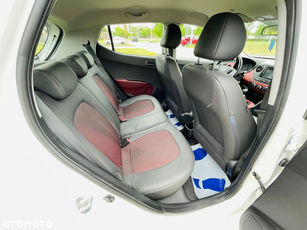 Hyundai i10 1.2 Fifa World Cup Edition - 12
