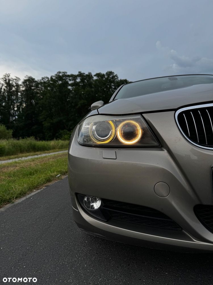 BMW Seria 3 318i - 12