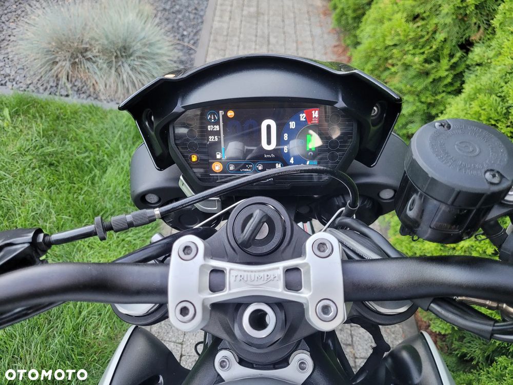 Triumph Street Triple - 15