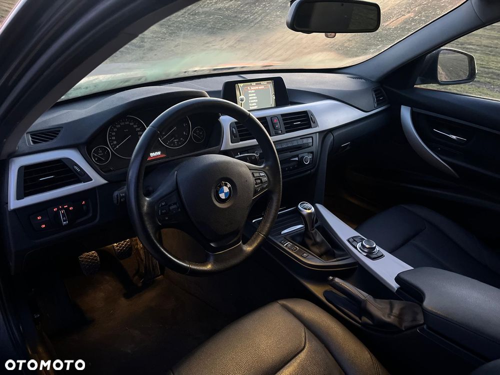 BMW Seria 3 320d Efficient Dynamics - 28
