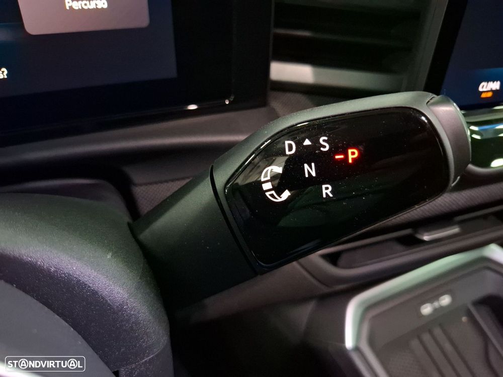 VW T-Roc 1.5 eTSI Life DSG - 24