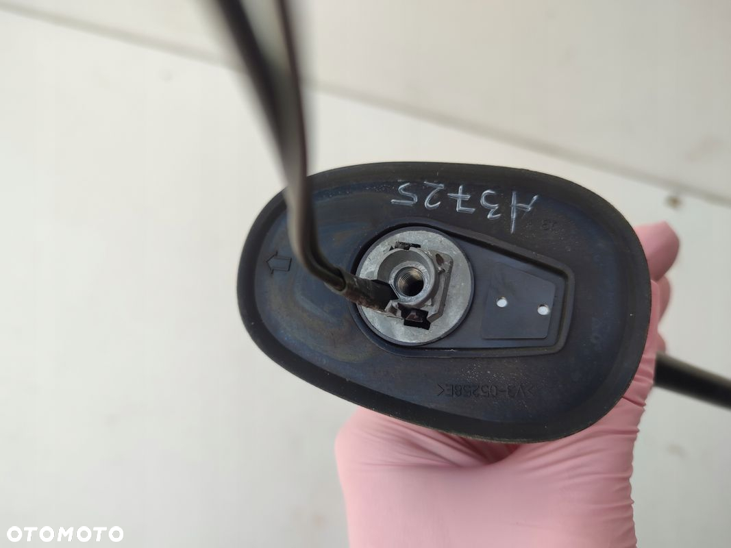 Antena dachowa SUZUKI SWIFT IV MK6 04-10 - 3