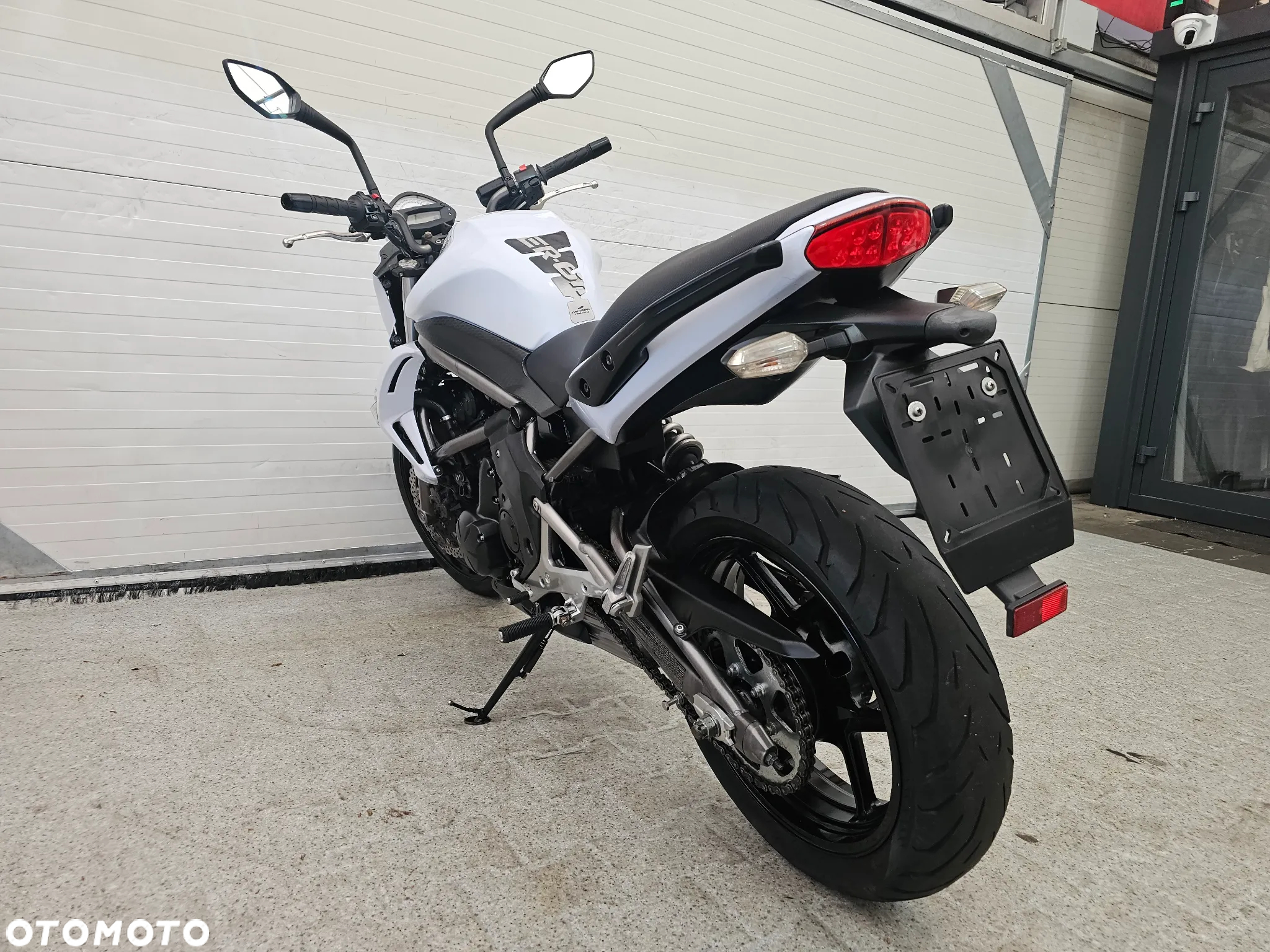 Kawasaki ER - 25