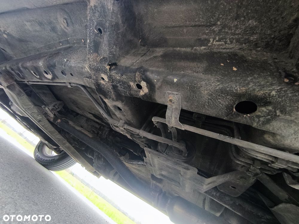 Suzuki Grand Vitara 2.0 Comfort + - 26