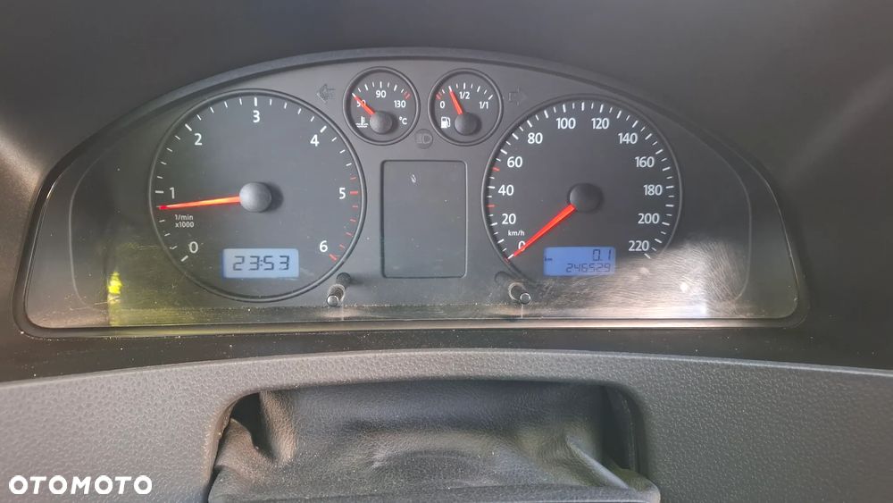 Volkswagen T5 - 15