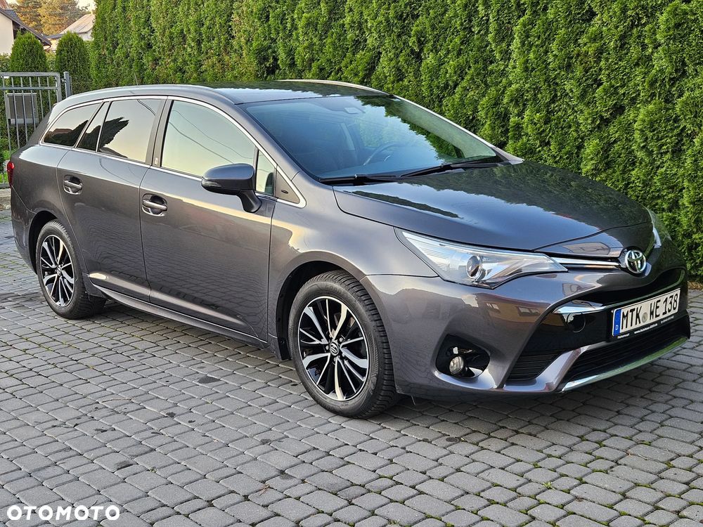 Toyota Avensis - 11