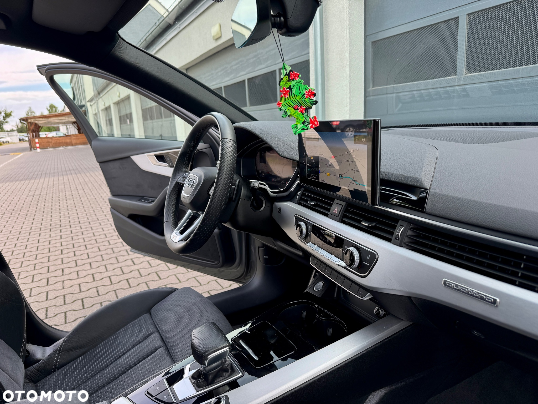 Audi A4 Avant 40 TDI quattro S tronic S line - 29