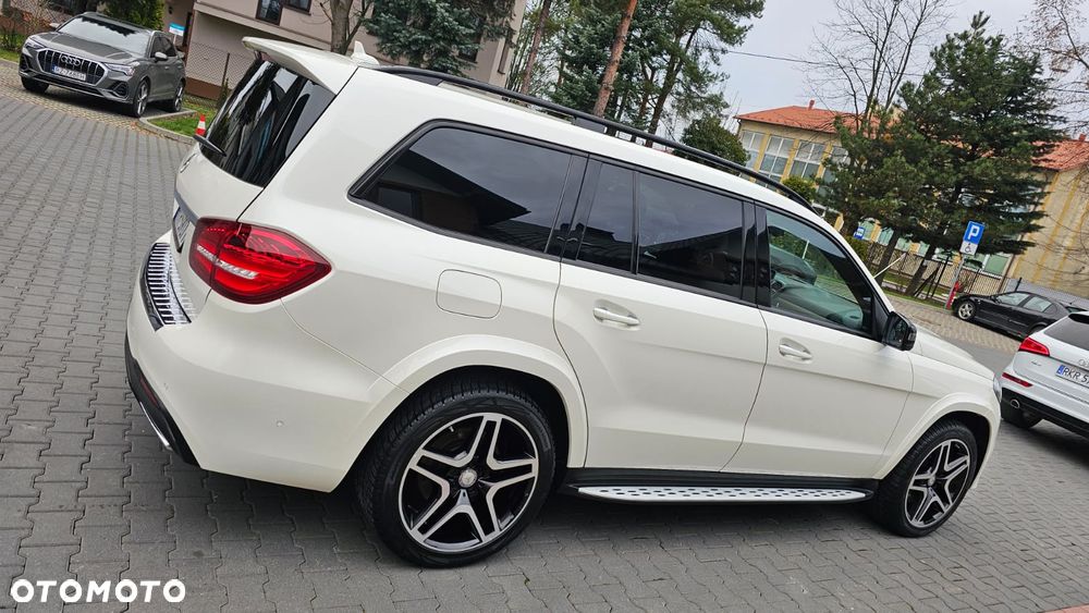 Mercedes-Benz GLS - 10