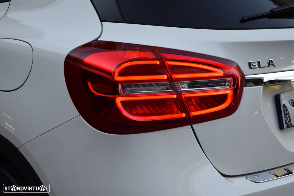 Mercedes-Benz GLA 180 CDI Urban - 38