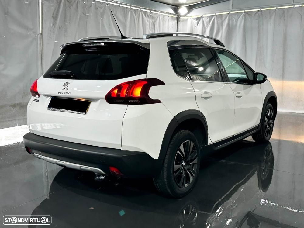 Peugeot 2008 1.2 PureTech GT Line - 5
